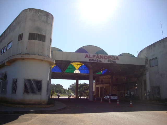 Posto da Polícia Federal na fronteira do Brasil e Peru